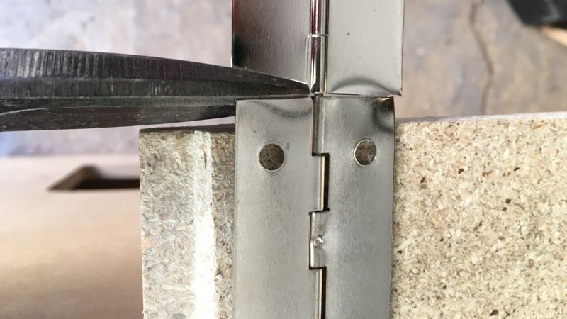 cut a piano hinge