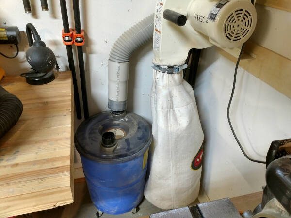 Dust collector and cyclone stationary